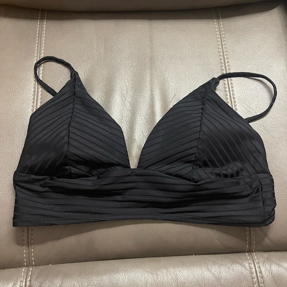 Black swim top medium